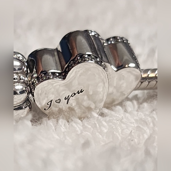 LIKE NEW AUTHENTIC PANDORA BRACELET WITH 2 PANDORA CHARMS 8 Inch - Picture 5 of 11